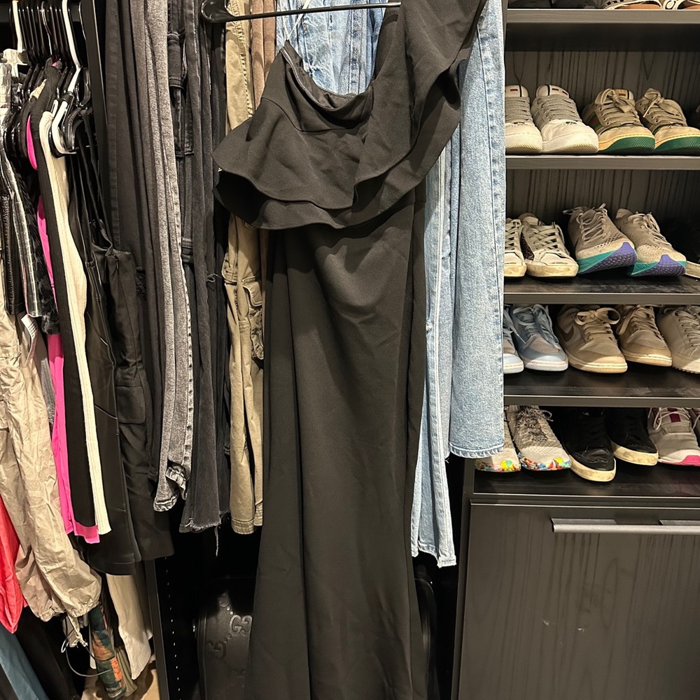 Lulus black ruffle one shoulder dress size small